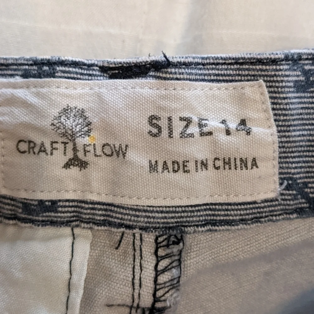 𝅺craft Flow nautical flat front shorts size 14